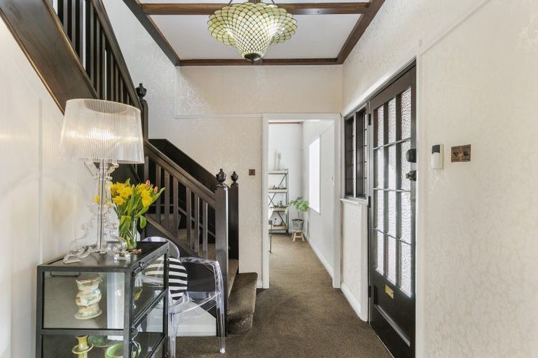 Photo of property in 323 The Terrace, Te Aro, Wellington, 6011