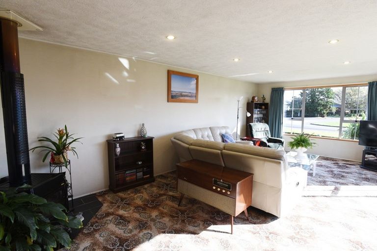 Photo of property in 11 Calder Place, Winton, 9720