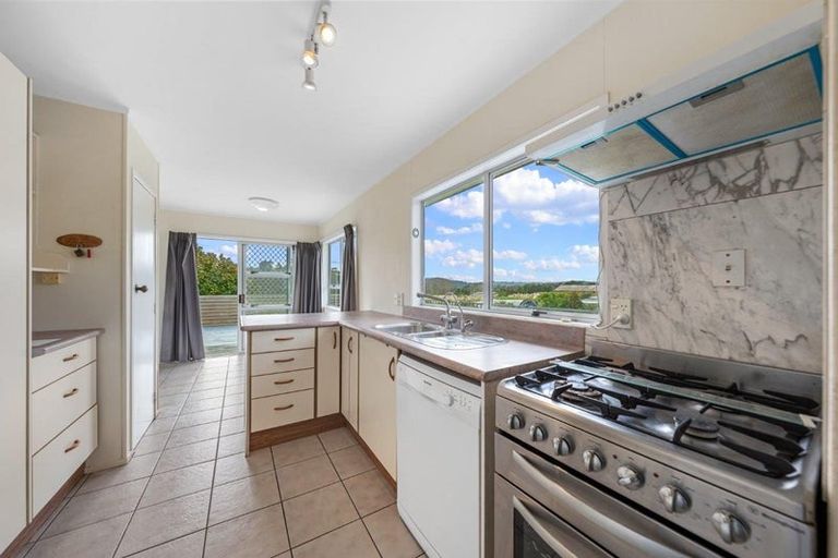 Photo of property in 6 Deacon Road, Riverhead, Kumeu, 0892