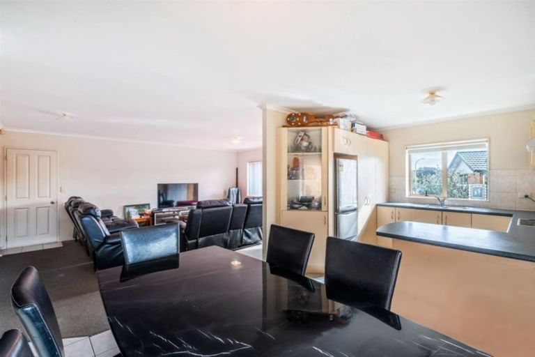 Photo of property in 15 Saybrook Place, Mangere, Auckland, 2022