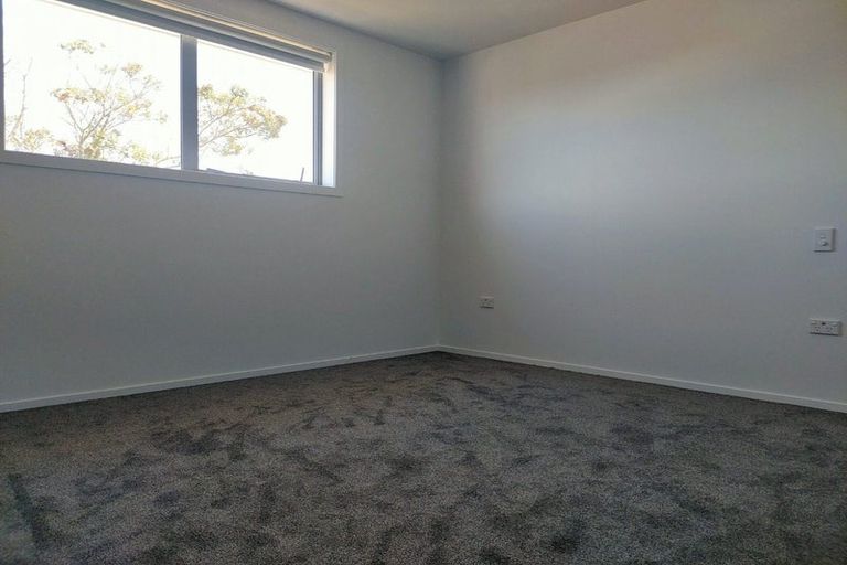 Photo of property in 4/22 Denver Avenue, Sunnyvale, Auckland, 0612
