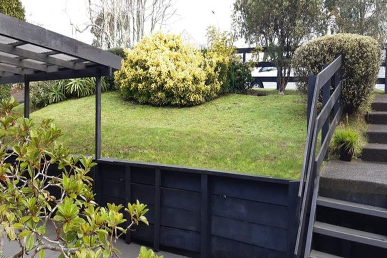 Photo of property in 11 Sunburst Lane, Torbay, Auckland, 0630