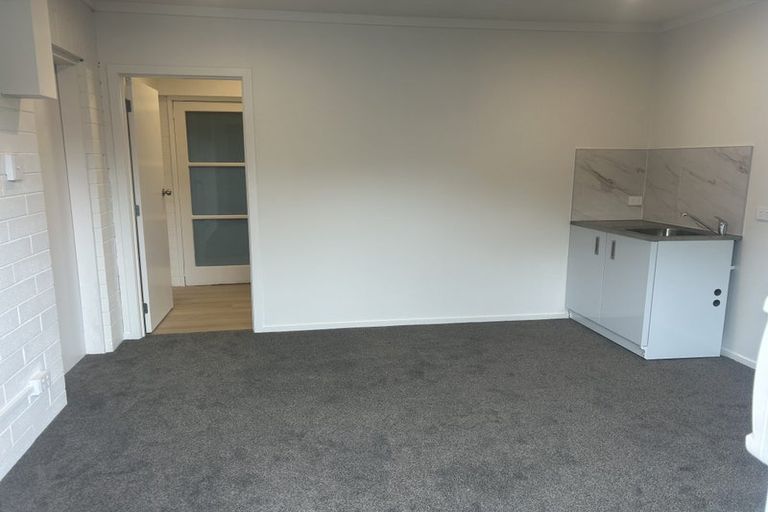 Photo of property in 1/1 Armstrong Place, New Lynn, Auckland, 0600