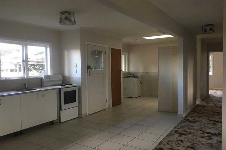 Photo of property in 6 Pembrook Street, Papakura, 2110