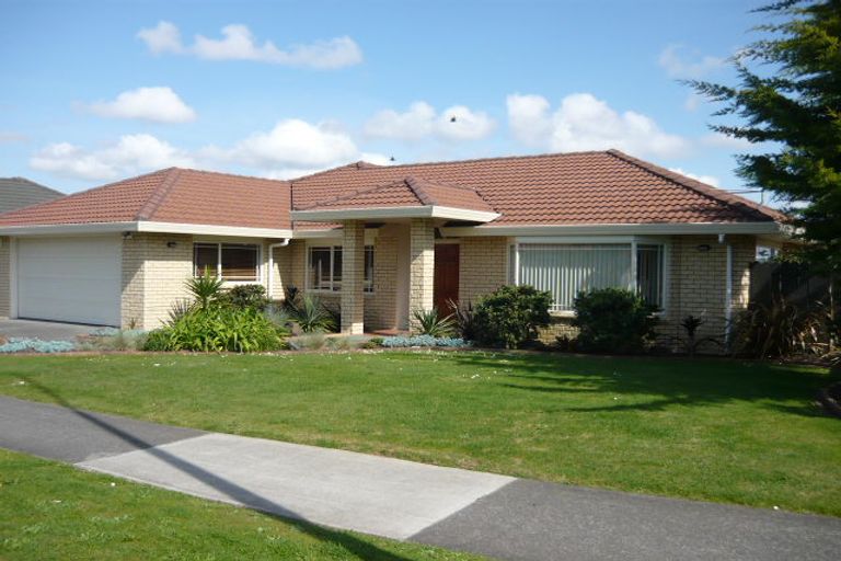Photo of property in 175 Kilkenny Drive, East Tamaki Heights, Auckland, 2016