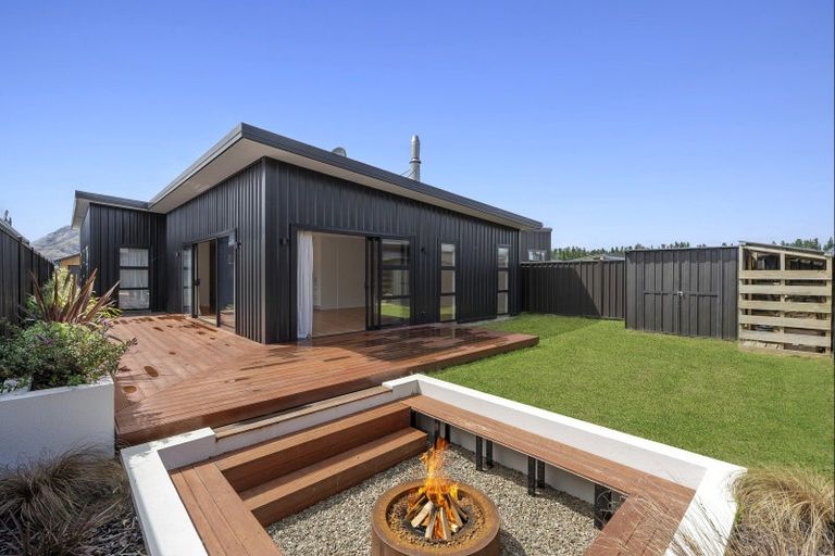 Photo of property in 30 Dunn Street, Lake Hawea, 9382