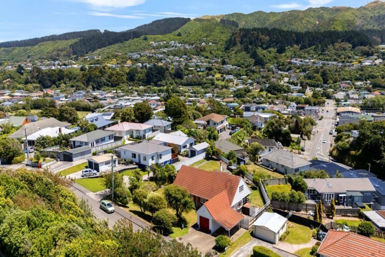 Photo of property in 61 Ranui Terrace, Tawa, Wellington, 5028