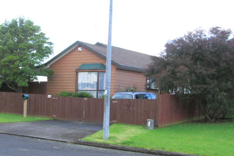 Photo of property in 6 Coubray Place, Botany Downs, Auckland, 2010