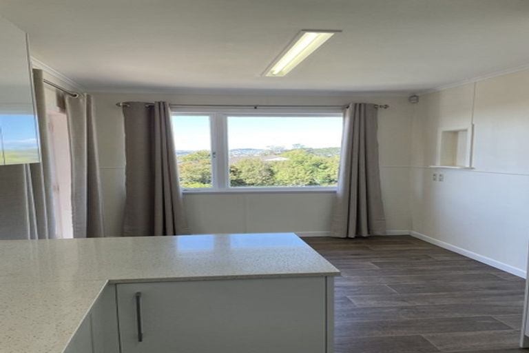 Photo of property in 4317 Great North Road, Glendene, Auckland, 0602