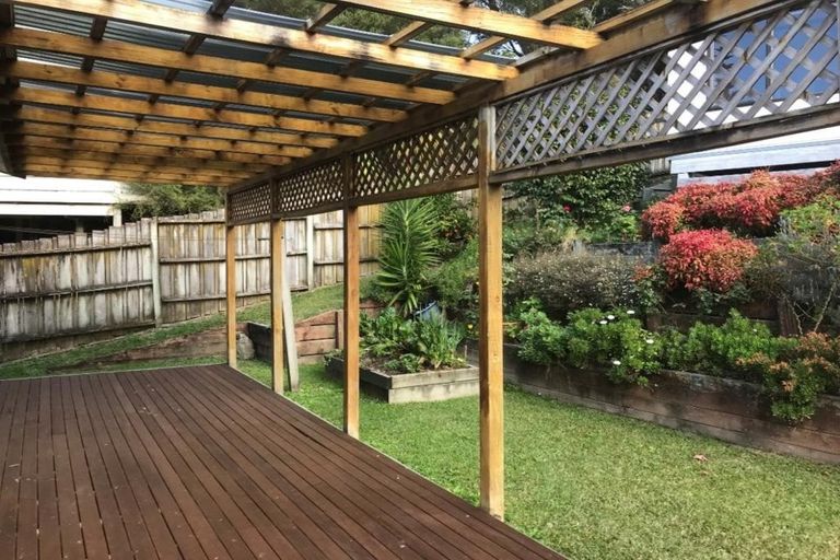 Photo of property in 13 Randal Place, Bayview, Auckland, 0629