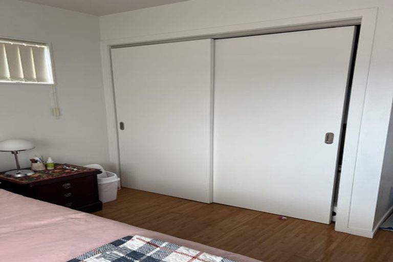 Photo of property in 13 Merlot Way, Te Atatu South, Auckland, 0610