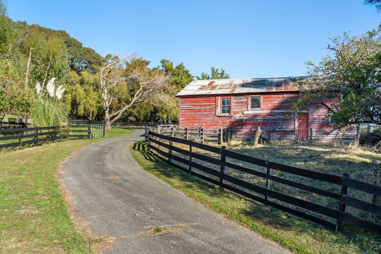Photo of property in 92 Paekakariki Hill Road, Pauatahanui, Porirua, 5381