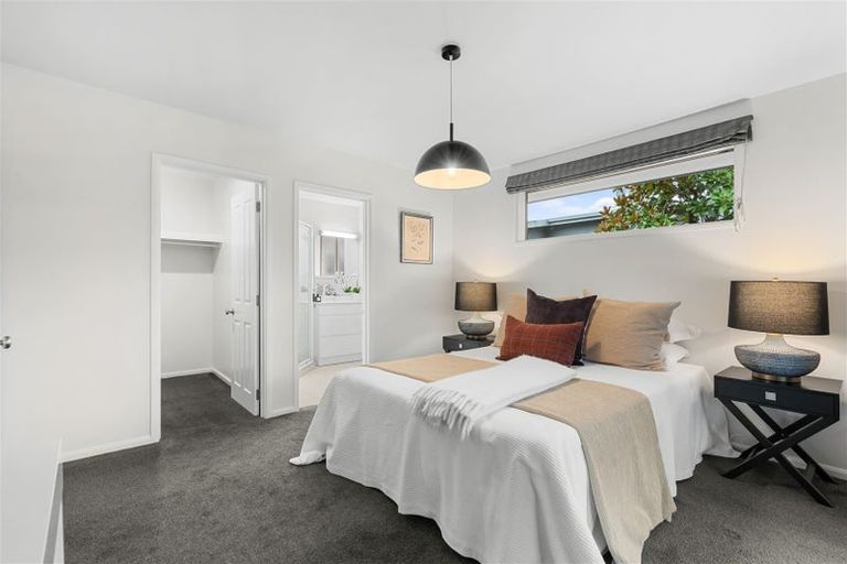 Photo of property in 11 Gilders Grove, Heathcote Valley, Christchurch, 8022