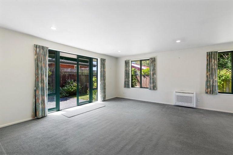 Photo of property in 6 Tulip Lane, Spreydon, Christchurch, 8024