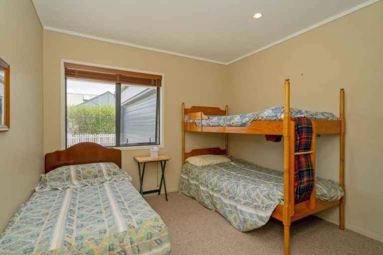 Photo of property in 5 Cholmondeley Crescent, Whitianga, 3510