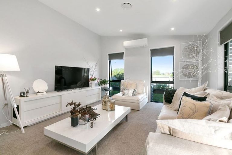 Photo of property in 58 Butterworth Crescent, Papamoa Beach, Papamoa, 3118