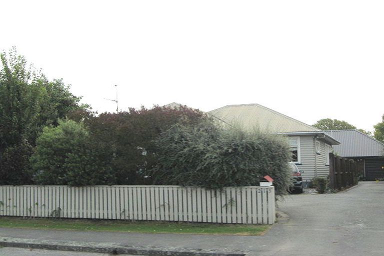 Photo of property in 2/213 Weston Road, St Albans, Christchurch, 8052