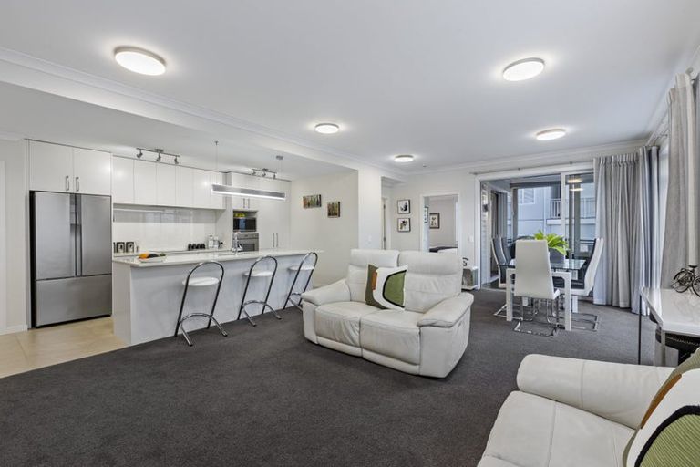 Photo of property in 90 Panorama Heights, Orewa, 0931