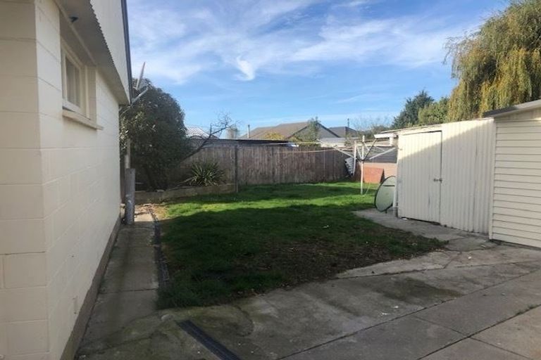 Photo of property in 4 Carisbrooke Street, Aranui, Christchurch, 8061
