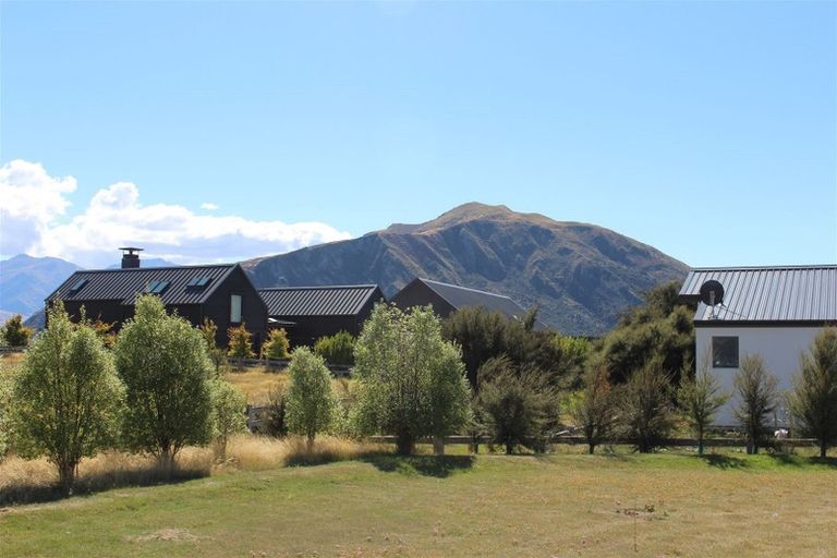 Photo of property in 3 Bull Ridge, Wanaka, 9305