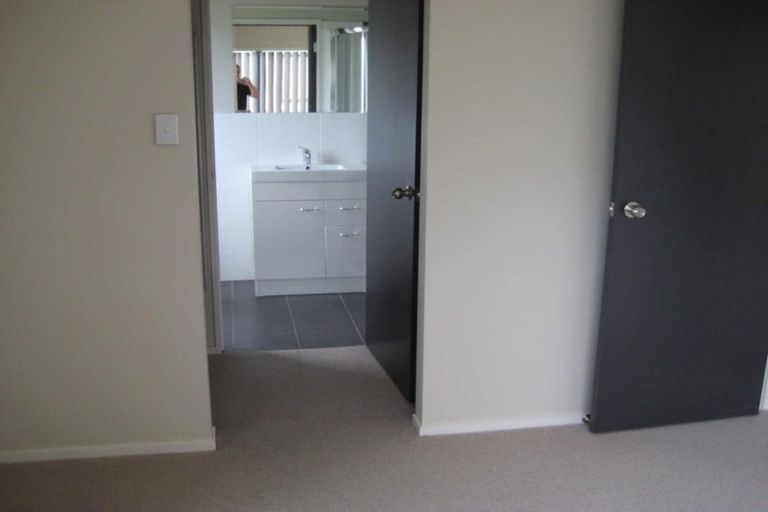 Photo of property in 13 Riverglade Parkway, Te Atatu South, Auckland, 0610