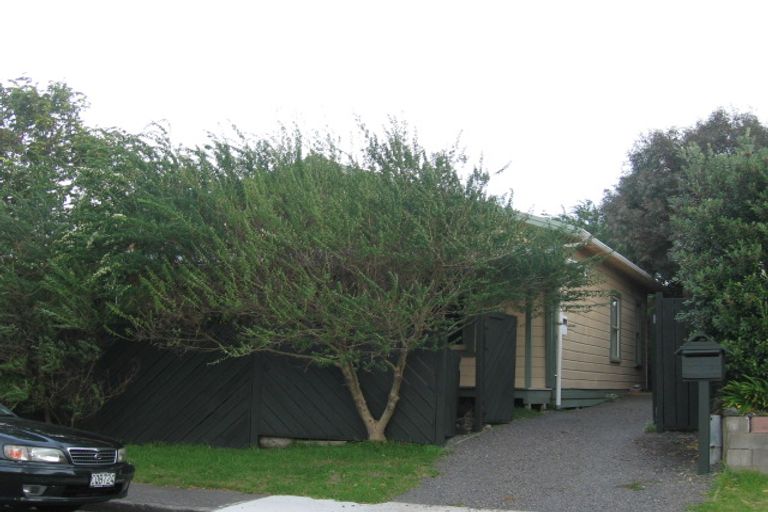 Photo of property in 8 Bahama Crescent, Paraparaumu Beach, Paraparaumu, 5032