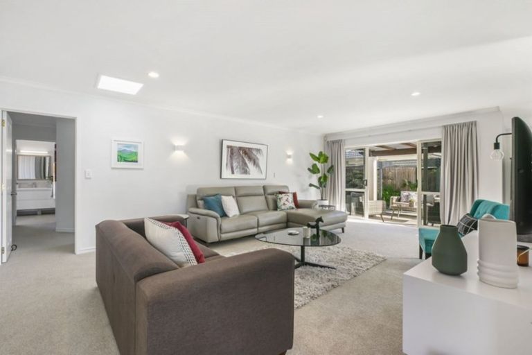 Photo of property in 12 Araroa Place, Papamoa Beach, Papamoa, 3118