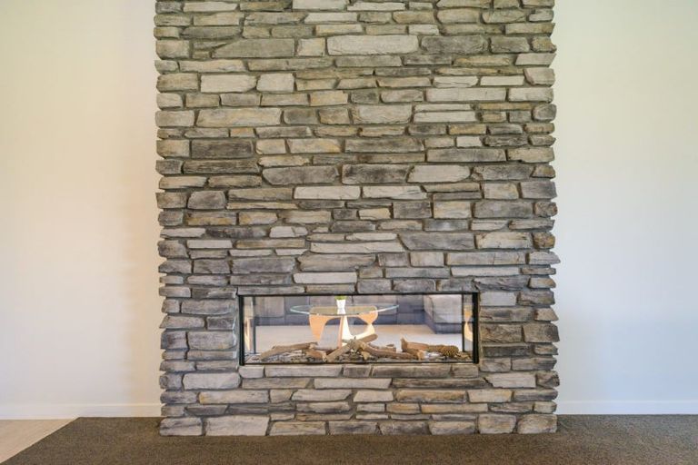 Photo of property in 33 Hartwell Drive, Kelvin Grove, Palmerston North, 4470