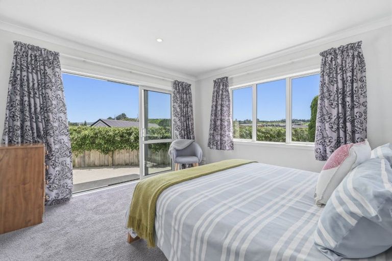 Photo of property in 11 Rochfort Crescent, Pyes Pa, Tauranga, 3112