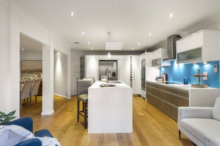 Photo of property in 12 English Oak Drive, Schnapper Rock, Auckland, 0632