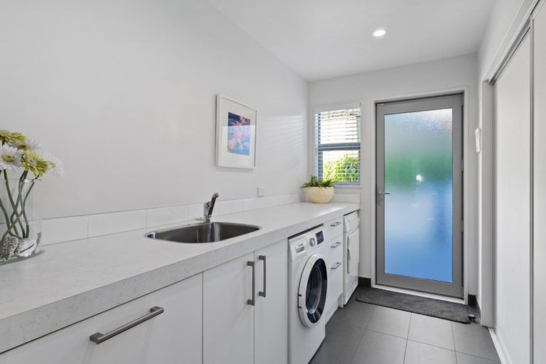 Photo of property in 241 Mount Pleasant Road, Mount Pleasant, Christchurch, 8081