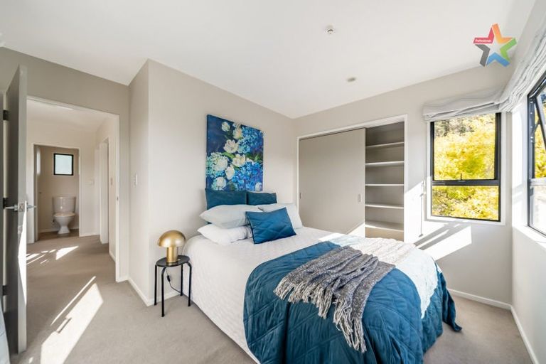 Photo of property in 2/27 Mawson Street, Waiwhetu, Lower Hutt, 5010