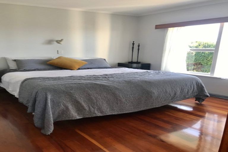 Photo of property in 3/18 Knights Road, Rothesay Bay, Auckland, 0630