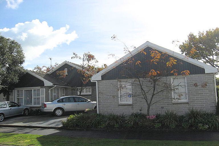 Photo of property in 16 Saint Clio Street, Ilam, Christchurch, 8041
