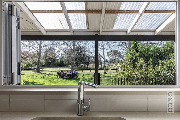 Photo of property in 2246 State Highway 16, Helensville, 0875