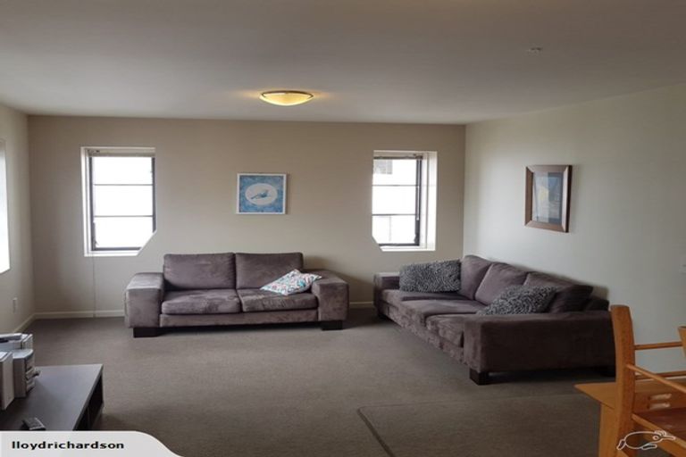 Photo of property in Westhaven Apartments, 2/127 Molesworth Street, Thorndon, Wellington, 6011