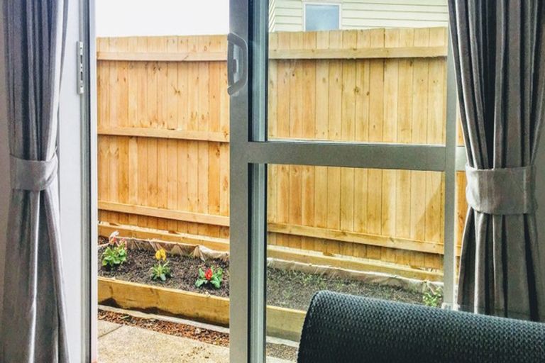 Photo of property in 30a Schnapper Rock Road, Schnapper Rock, Auckland, 0632