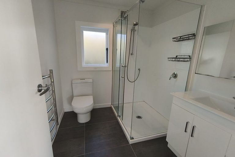 Photo of property in 12 Tindalls Bay Road, Tindalls Beach, Whangaparaoa, 0930