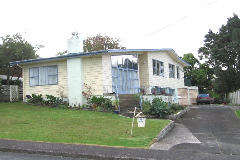 Photo of property in 111 Tiroroa Avenue, Te Atatu South, Auckland, 0610