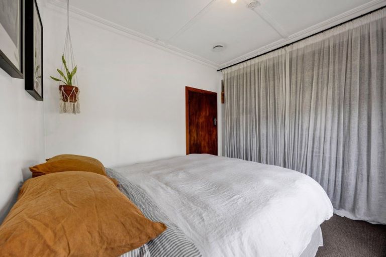 Photo of property in 9 Omata Road, Westown, New Plymouth, 4310