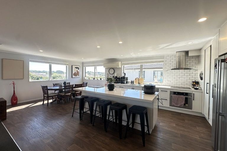 Photo of property in 74 Helenslee Road, Pokeno, 2402