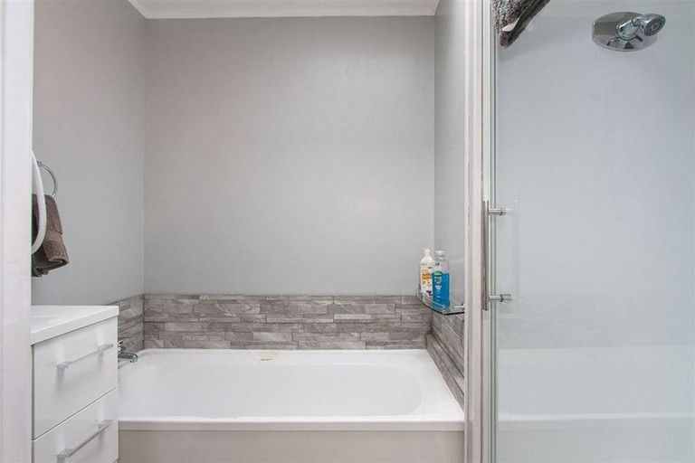 Photo of property in 29 Taihiki Road, Clarks Beach, 2122