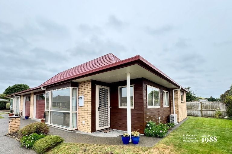 Photo of property in Rangeview Villas, 54/9 Fuller Close, Levin, 5510