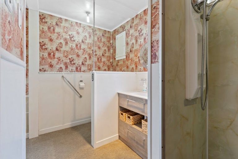 Photo of property in 210 Ngamotu Road, Spotswood, New Plymouth, 4310