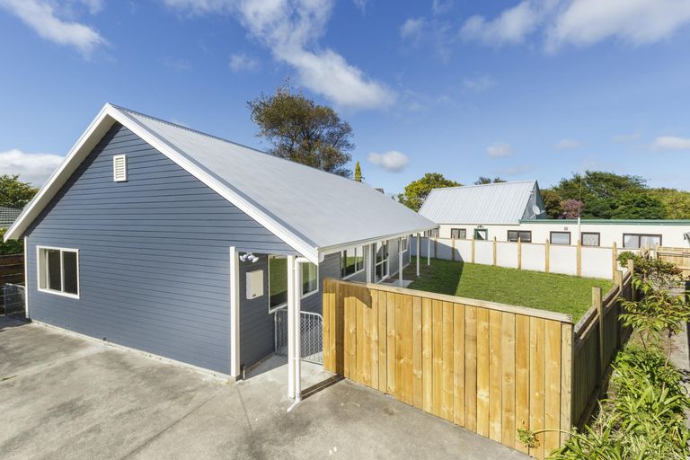 Photo of property in 23b Dorset Crescent, Hokowhitu, Palmerston North, 4410