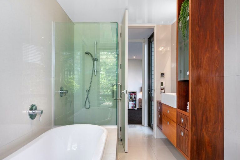 Photo of property in 24d Mandalay Terrace, Khandallah, Wellington, 6035