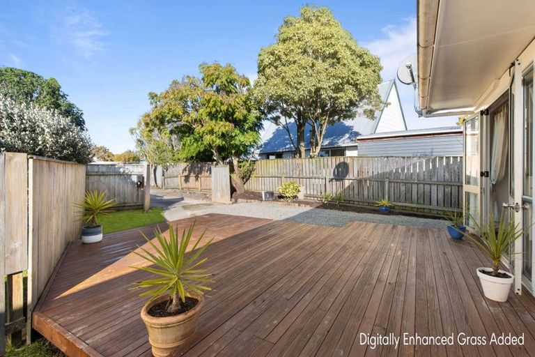 Photo of property in 28 Newton Place, Westbrook, Palmerston North, 4412