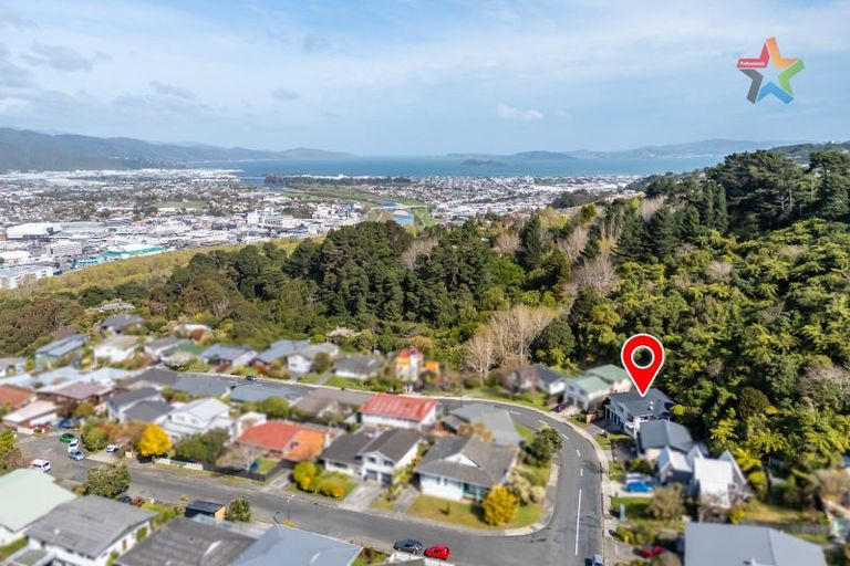 Photo of property in 111 Tirohanga Road, Tirohanga, Lower Hutt, 5010