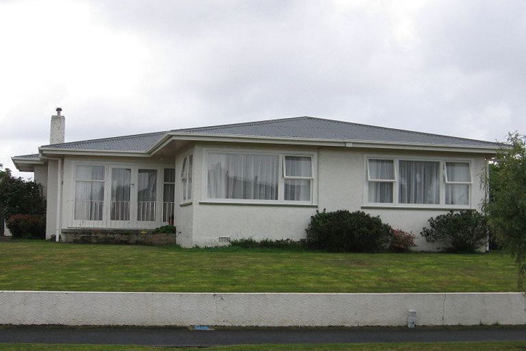 Photo of property in 12 Goodwyn Crescent, Hokowhitu, Palmerston North, 4410