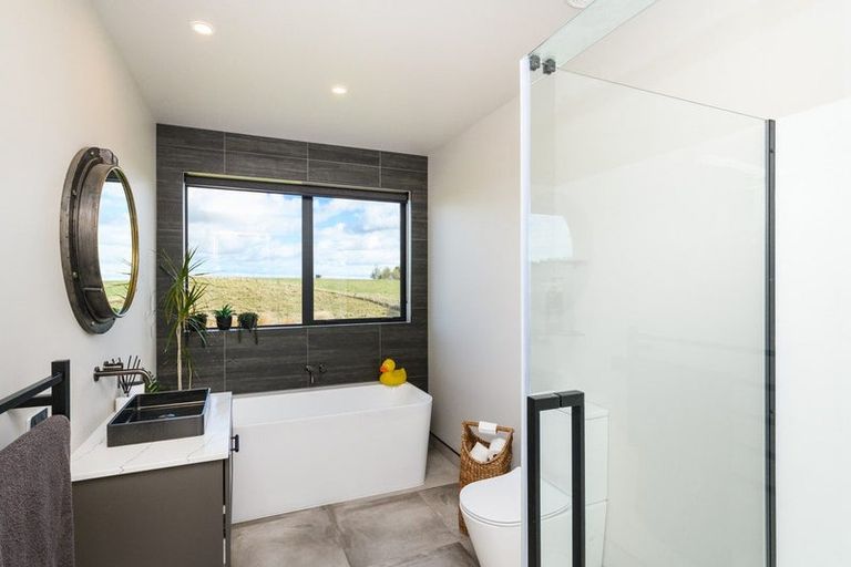 Photo of property in 17 Mataki Lane, Halcombe, Feilding, 4779